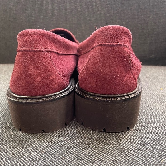 G.H. Bass Weejuns Whitney Super Lug Sole Penny
Loafer - Picture 5 of 9